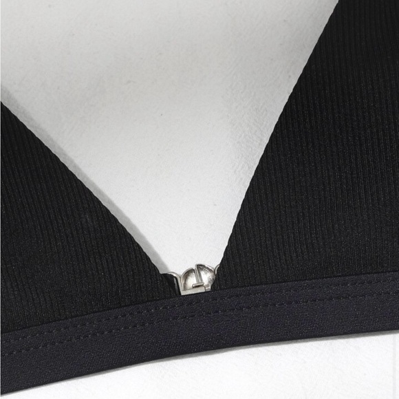 ✨3x$25✨Micro triangle bikini top - Picture 2 of 5